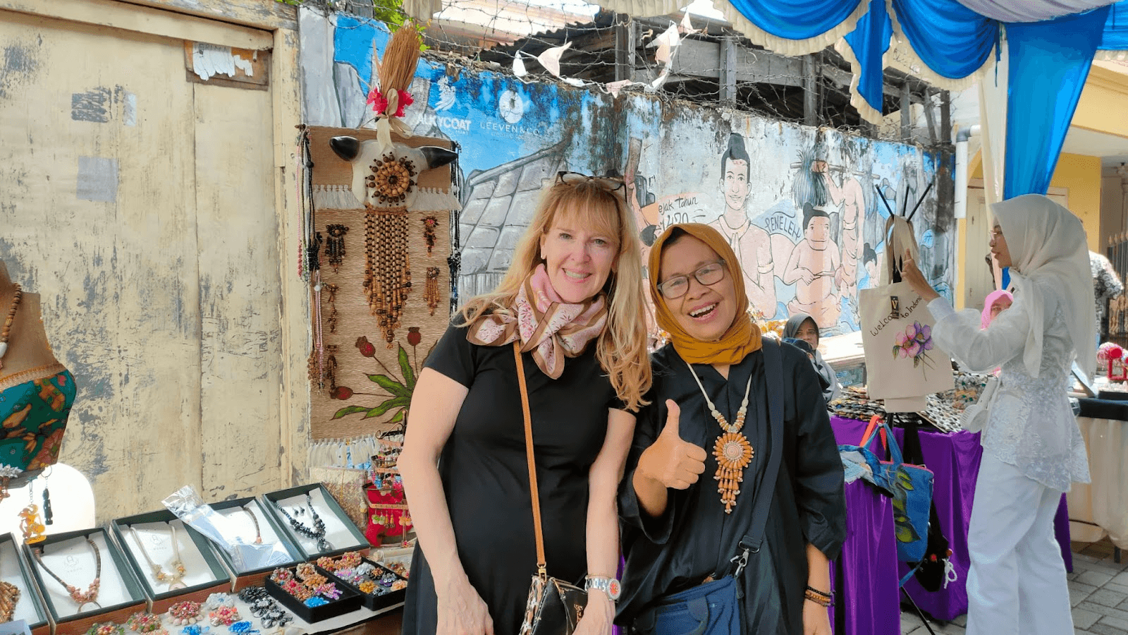 Bazar UMKM Peneleh Sambut Wisatawan Kapal Pesiar dengan Produk Lokal Berkualitas