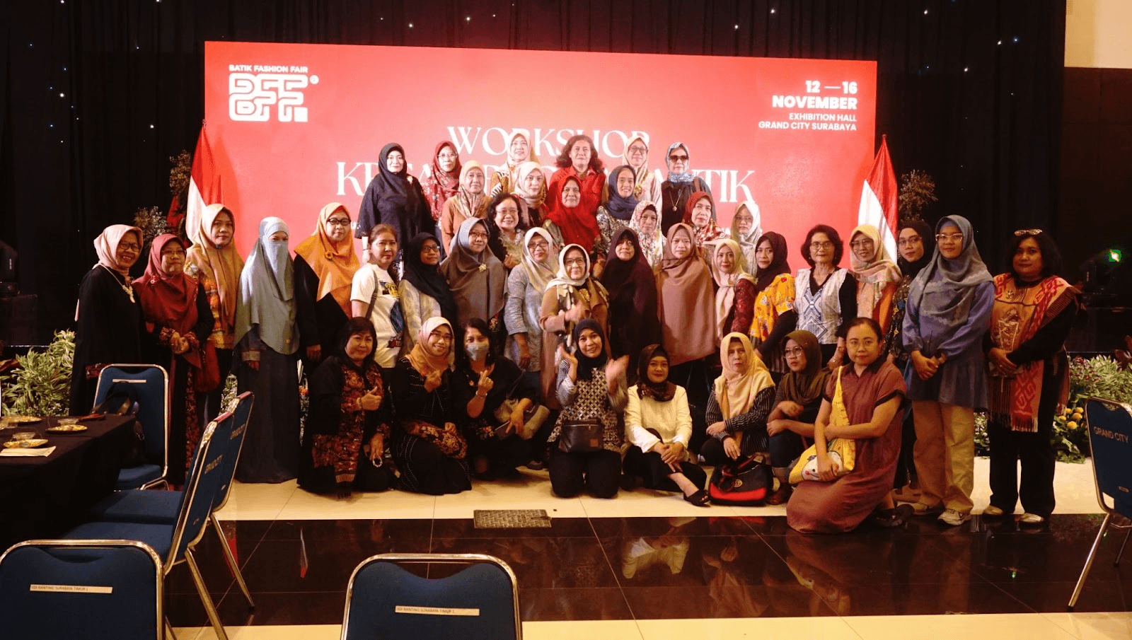 Workshop Kreasi Bross Cantik Meriahkan Batik Fashion Fair 2025 di Grand City Surabaya